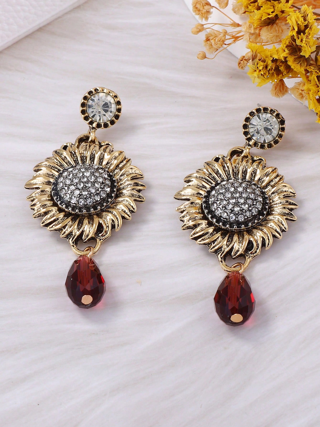 

Модные серьги-подвески для женщин золотой