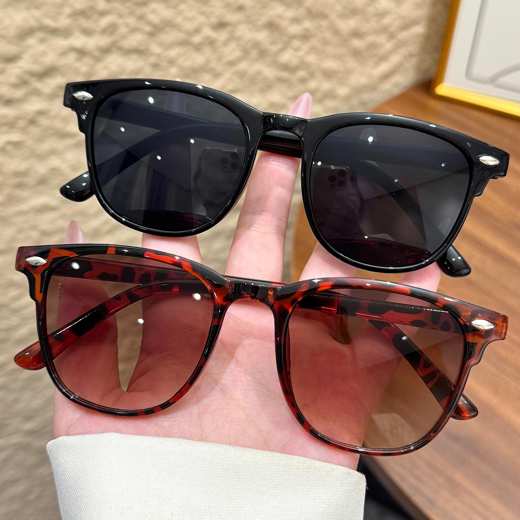 

2Pcs Fashion Eyewear Set Suitable for Both Men and Women for Daily Wear, Photography, and Driving