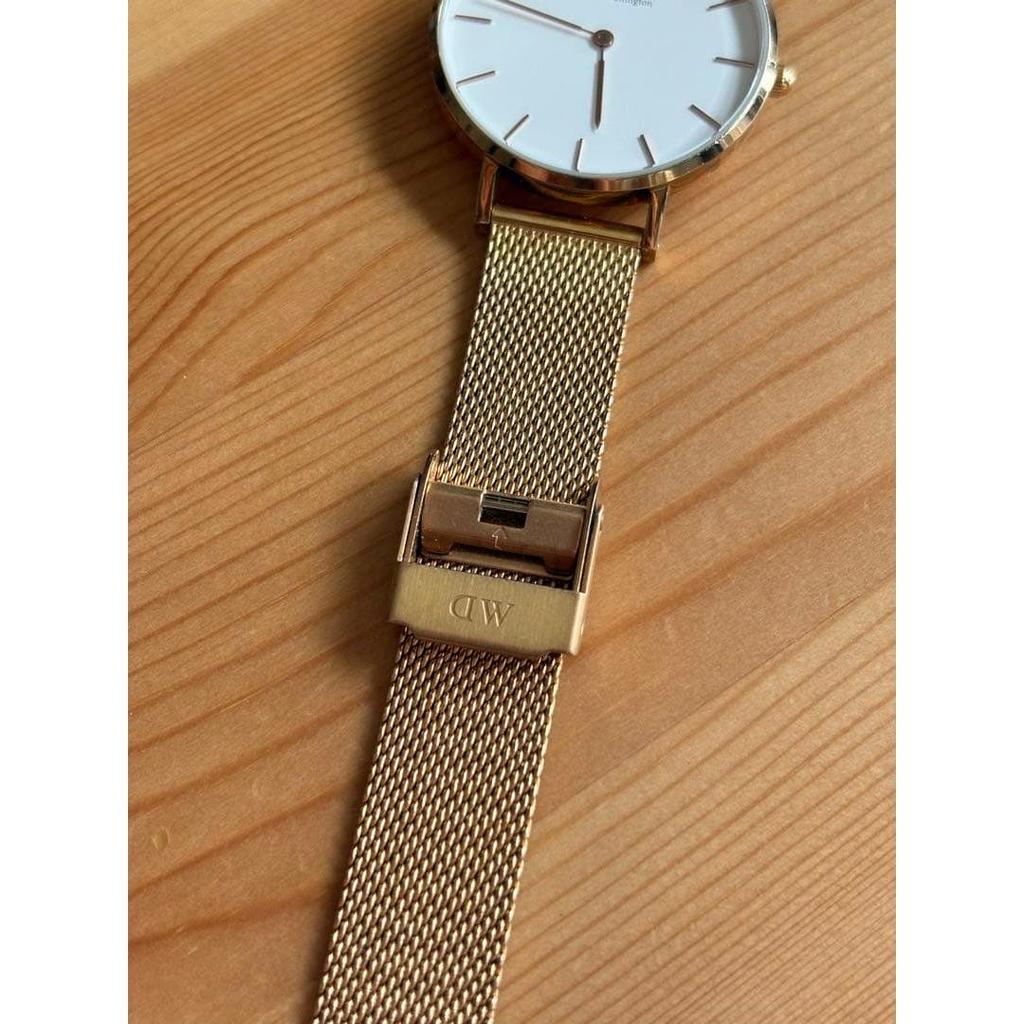 Used Daniel Wellington 32mm Gold Mesh Watch