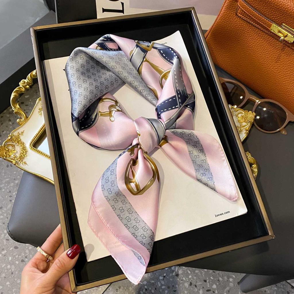 Silk scarf women's neck new scarf with coat 70 small square scarf scarf mother high-end scarf