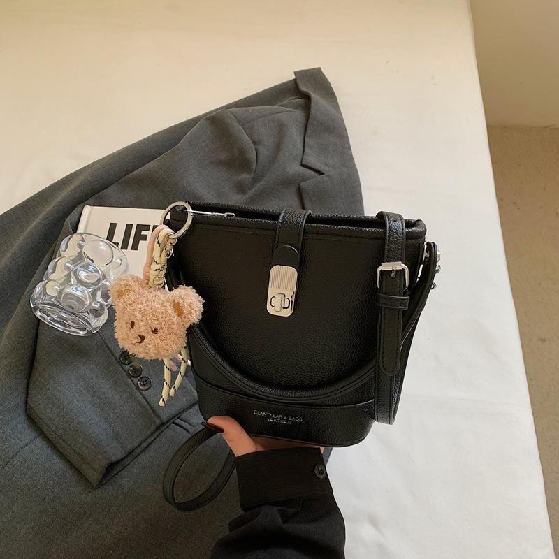 Handbag Women's New Trendy Fashion Versatile Premium Shoulder Bag Crossbody Bucket Bag
