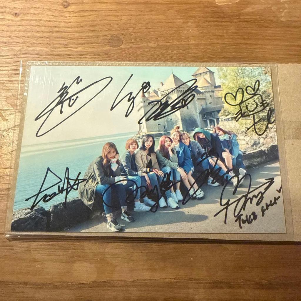 [USED] TWICE autograph