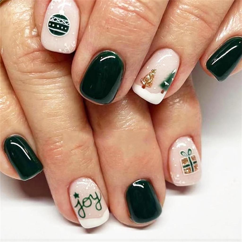 Christmas Press On Nails False Nails with Christmas Tree Designs Full Cover Stick On Nails Short Square Artificial Nails