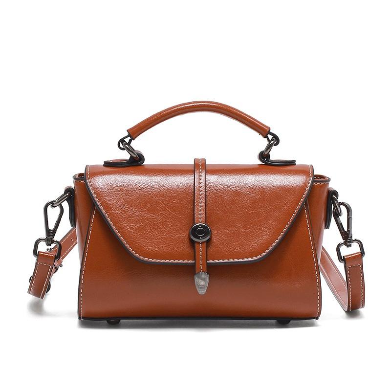 Retro leather bag women's new handbag niche design versatile shoulder messenger bag