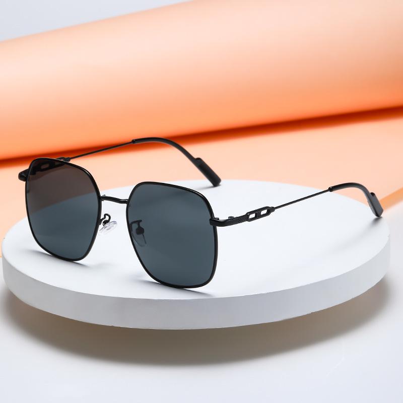 High-End UV Protection Slimming Sunglasses for Women and Men - Large Frame Summer Style