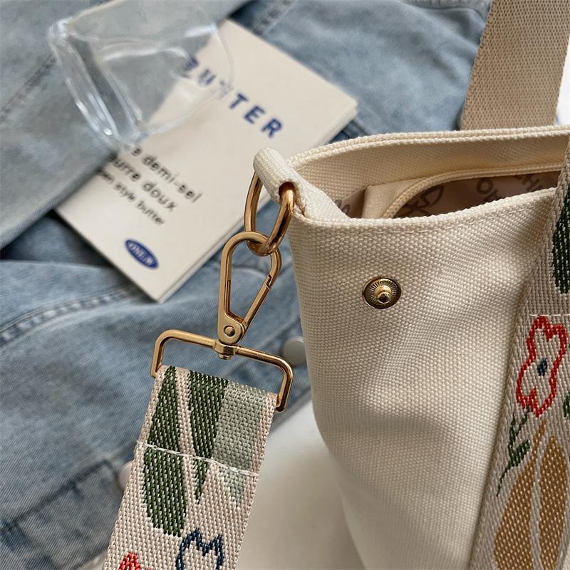 Floral Pattern Tote Bag for Women Stylish Shoulder Bag with Adjustable Strap Large Capacity Daily Use Bag