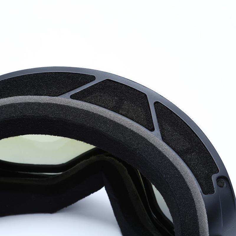 REVO Coated ski goggles can be attached to prescription glasses to prevent snow blindness/Double-layer anti-fog HX10