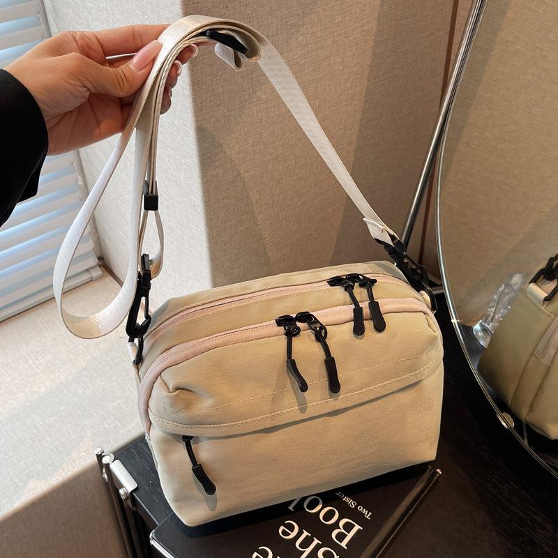 Simple Casual Shoulder Bag Oxford Cloth Wide Shoulder Strap Large Capacity Messenger Bag Men's and Women's Commuter Bag Women's