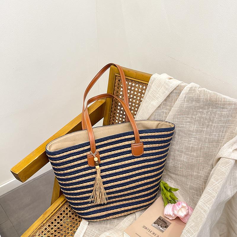 French Straw Bag Women's 2025 Summer New Versatile Striped Woven Shoulder Bag Seaside Vacation Beach Tote Bag