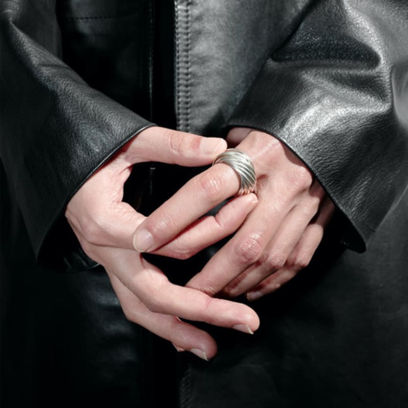 FurFur INFINITE TWIST RING