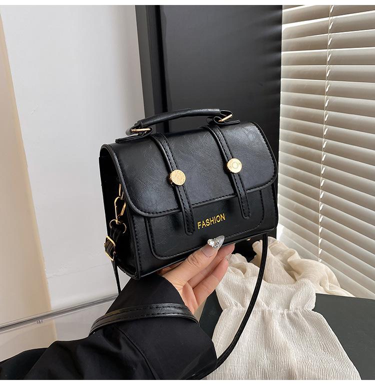 

Premium sense retro handbag bag women s winter 2025 popular versatile commuter shoulder bag crossbody small square bag чорний