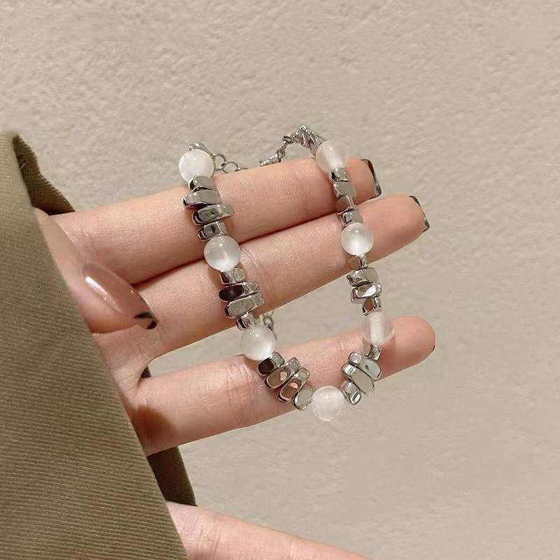 

2025 New Trend Moonstone & Silver Spliced Luxury Bracelet for Women