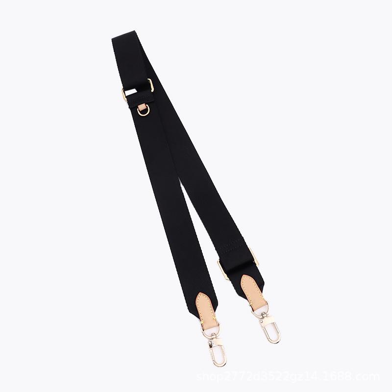 

Применимая сумка для маджонга LV 5-в-1: Замена цепочки, Коричневый/Черный/Розовый холст, Регулируемый плечевой ремень, Аксессуары.