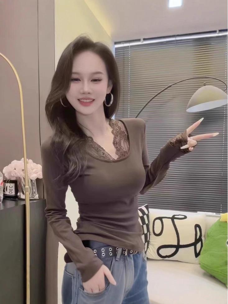 Pure Desire Women's Lace Patchwork V-Neck Long Sleeve Top - 2025