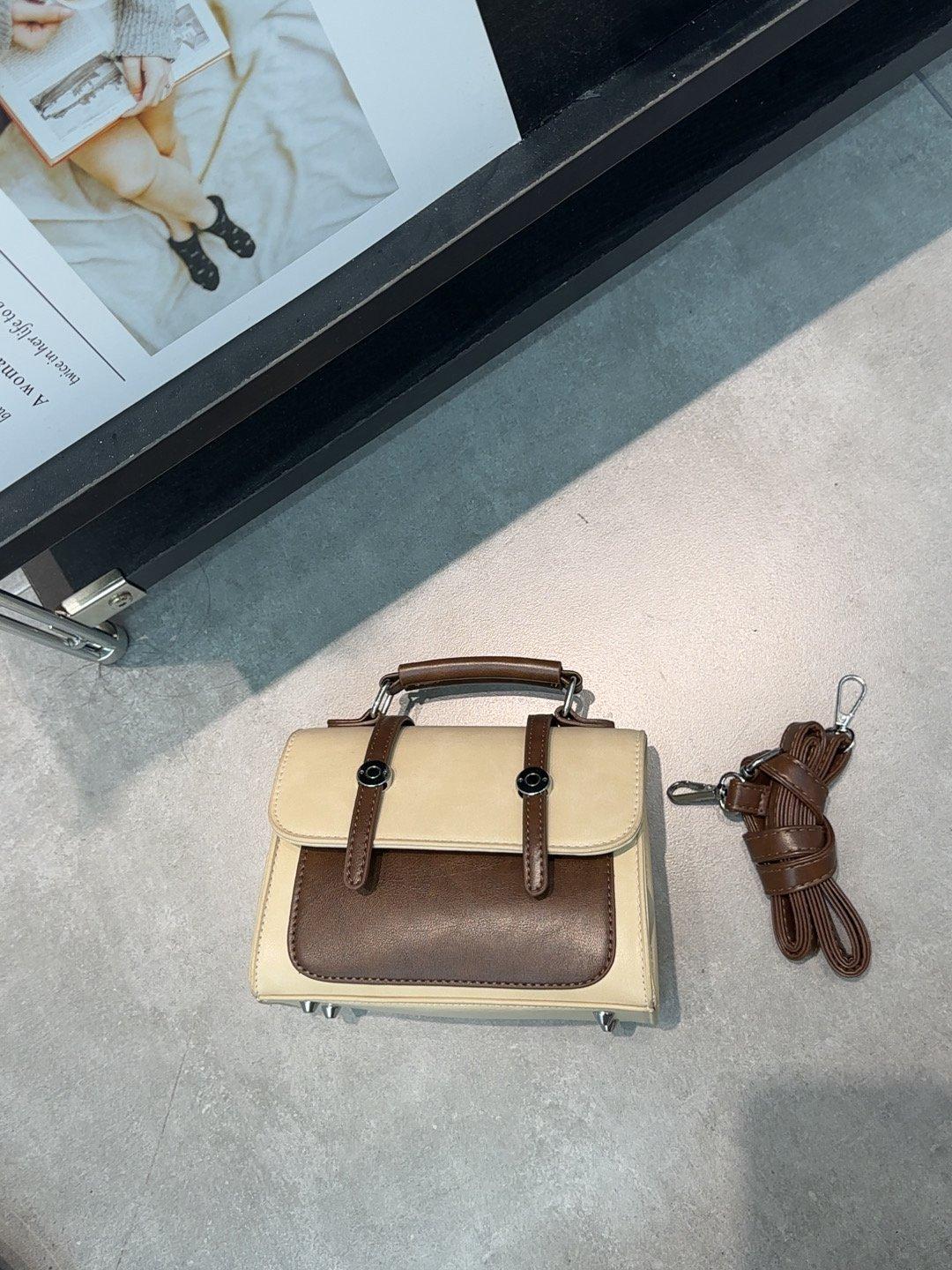 

Korean version of college style portable small square bag women s 2025 spring new trendy fashion contrasting color versatile shoulder messenger bag абрикосовый