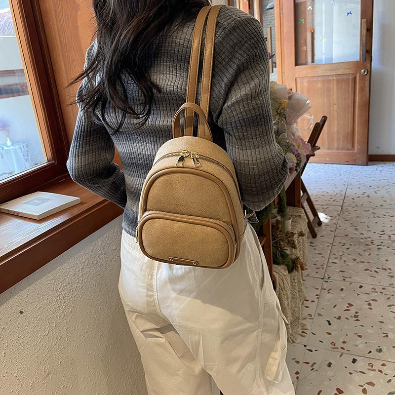 This year, the popular super-hot niche women's backpack 2025 new fashionable small backpack versatile mini schoolbag