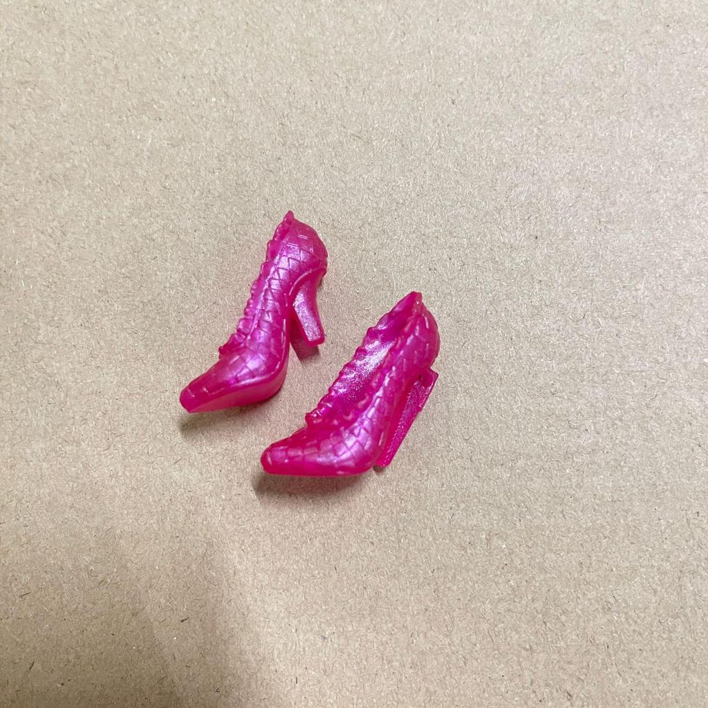 Monster Doll Boots: High-Heeled, Left/Right Distinction, Outfit Accessories.