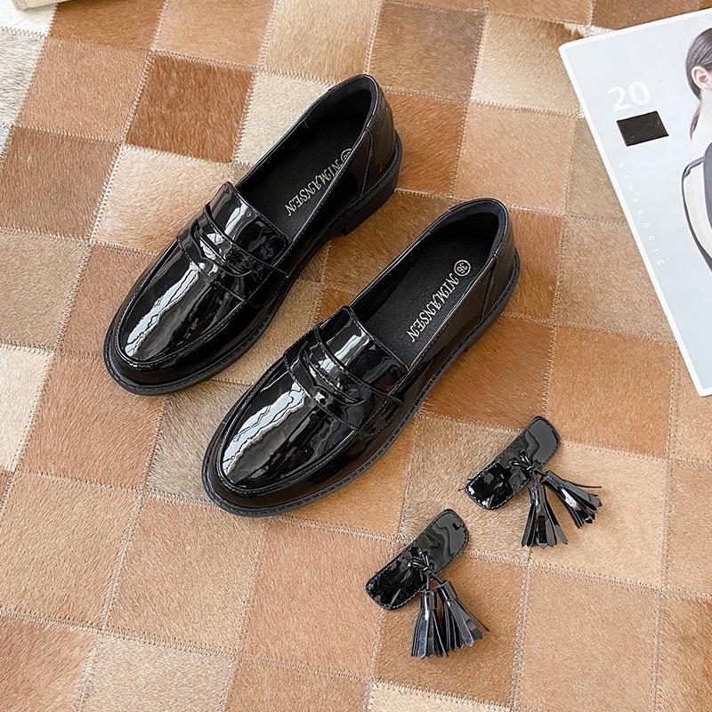 New British Tassel Brogue Shoes Woman Round Toe Japanned Leather Oxford Flats Slip On Loafers Women Fringe Chaussure Femme