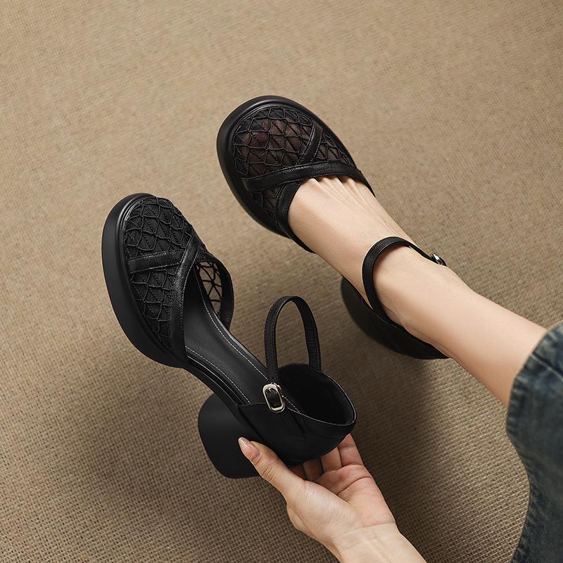 2025 new ultra-light soft and comfortable thick heel thick sole mesh bag head sandals with hollow Roman shoes
