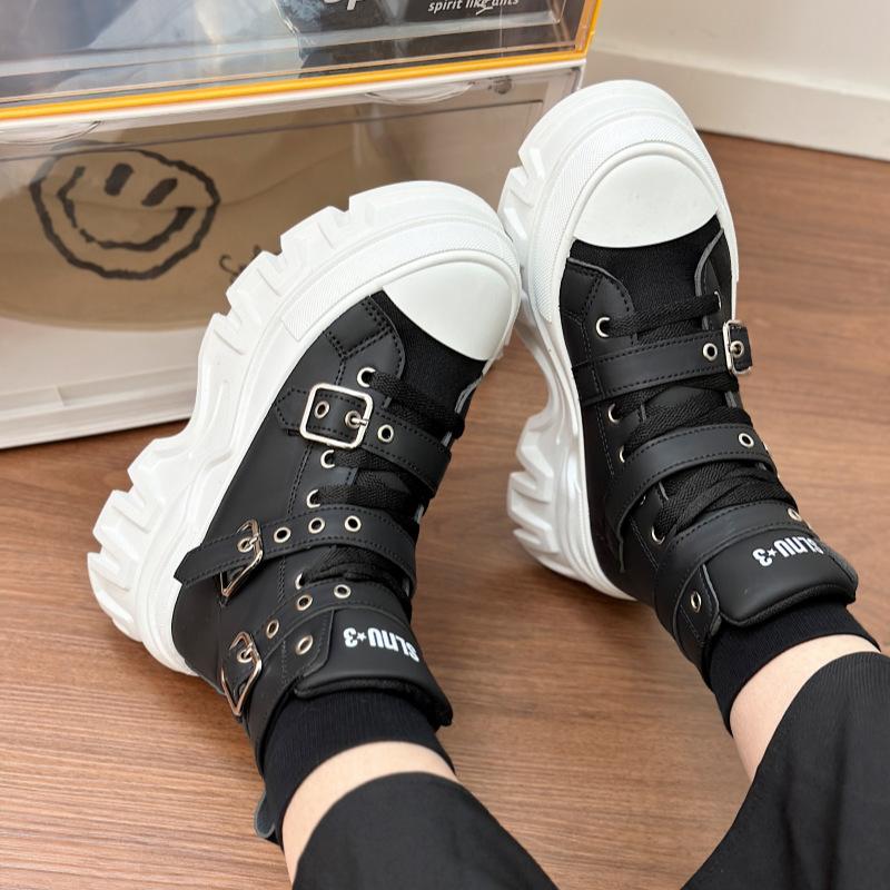 2025 Neue Punk-Stiefel Herrenstiefel Motorradstiefel Dicke Sohle Erhöht Lederfläche Kreuzgröße Stiefel