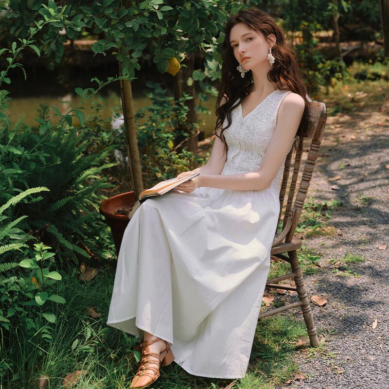 Olrain French V-Neck Lace Maxi Dress