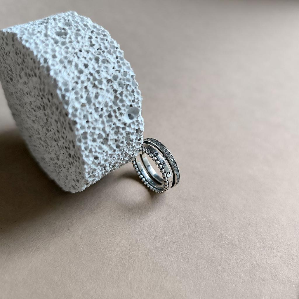 Серебряное кольцо с фианитами, вес изделия 4,29 гр (2160373)