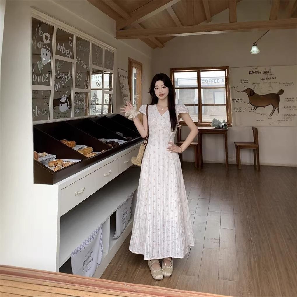 Summer New Temperament High Sense Holiday Style Waist Thin a Word Long Skirt French V Neck Floral Dress Women