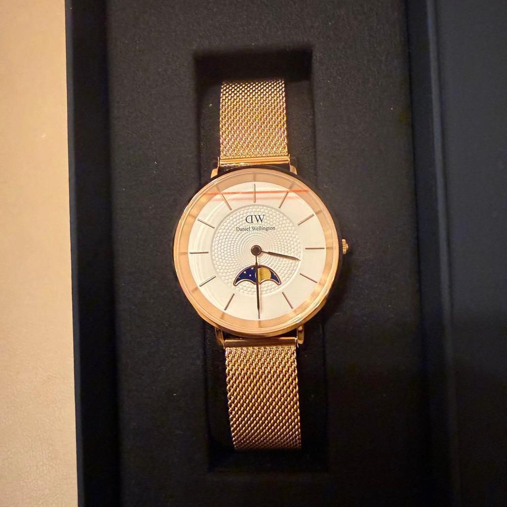 Used Daniel Wellington Petite Moonphase Watch