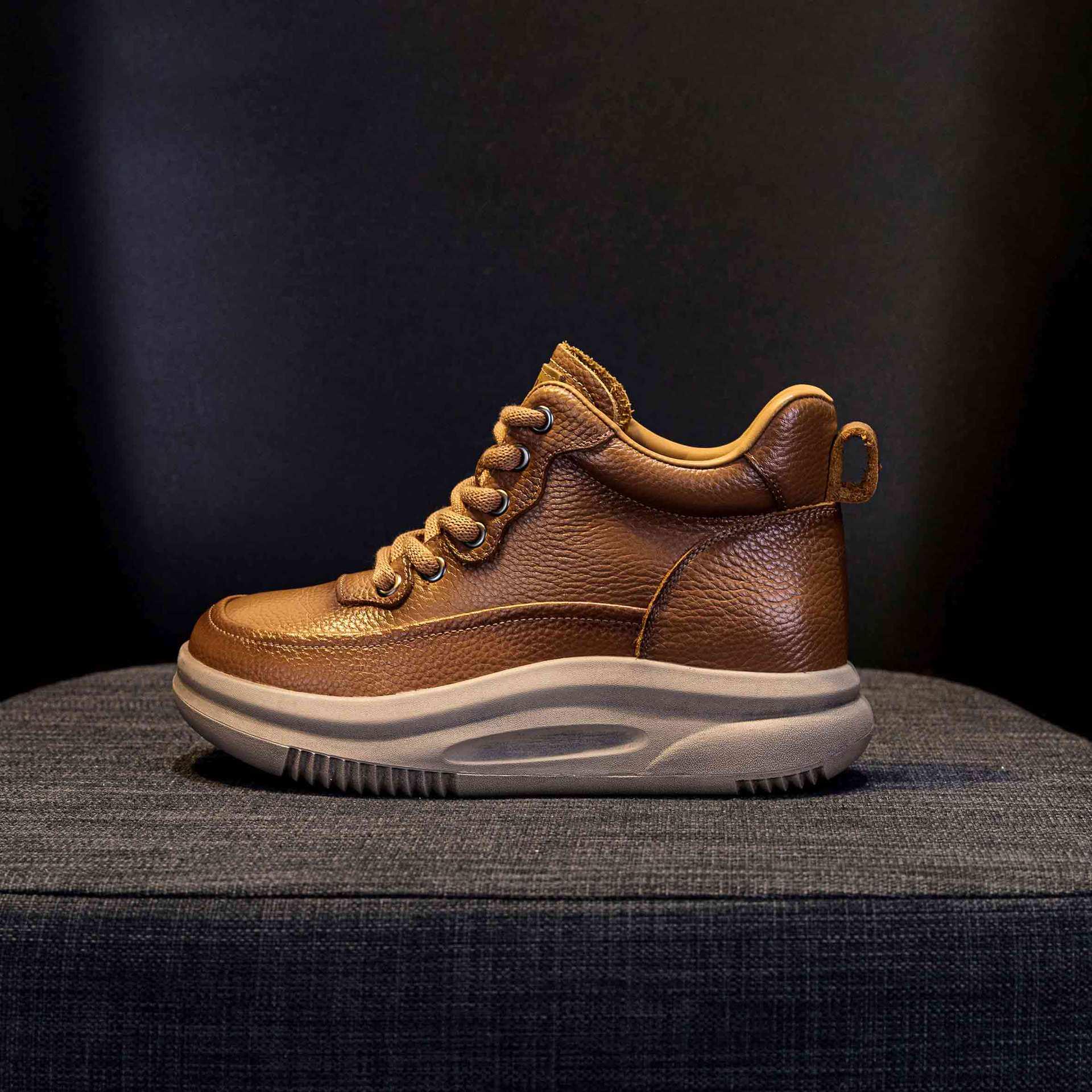 

Зимние женские ретро-кеды из кожи и плюша и повседневные короткие ботинки 2025 года 40