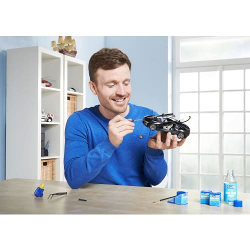 German Revell 1/24 scale BMW i8 plastic model