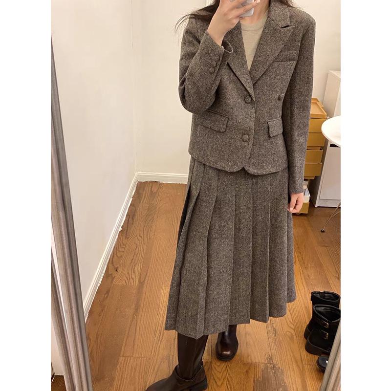 Chic Herringbone Wool Short Coat and Pleated Skirt Set for Women
