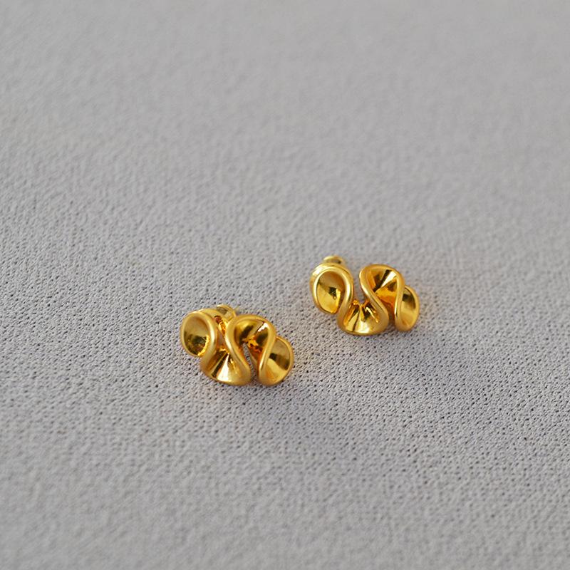 Japanese Artistic Retro Brass Flower Gold-Plated 925 Silver Stud Earrings