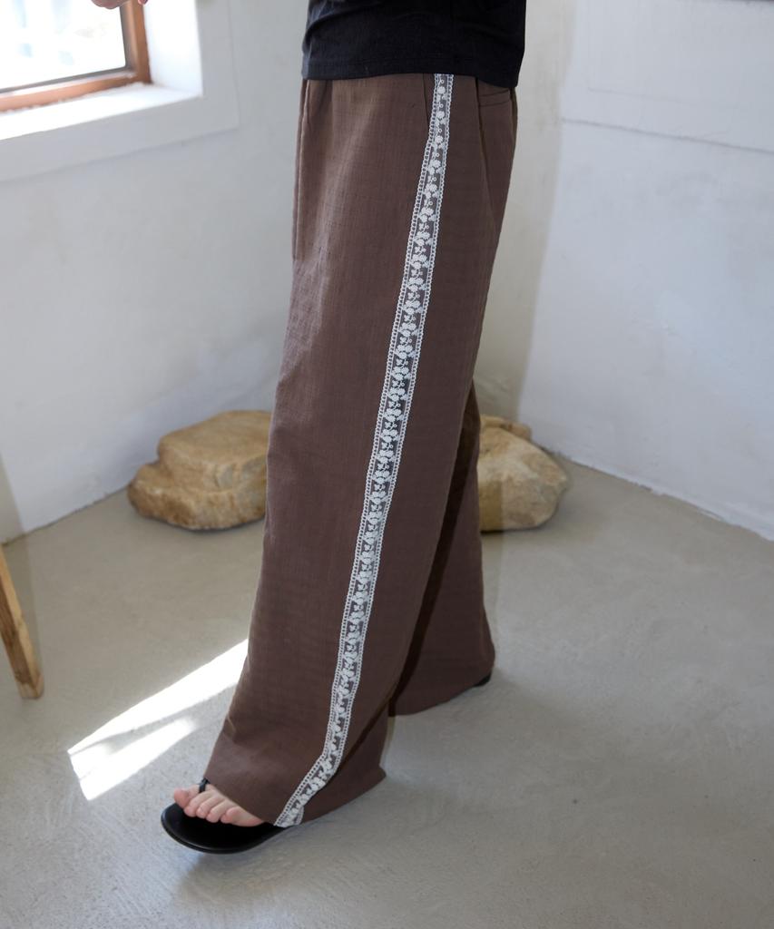 WIOE Lacy Jacquard Banding Pants_Brown