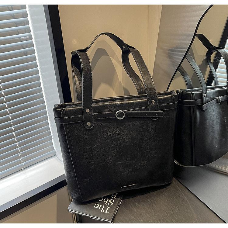 

Студенческая сумка большой вместимости для женщин 2024 года, новая модная сумка-тоут, универсальная сумка-мессенджер, рюкзак чёрный