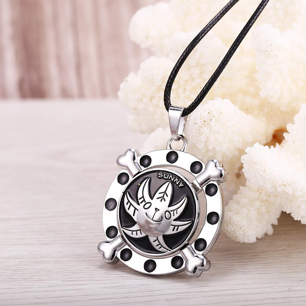Anime One Piece Logo Keychains Luffy Zoro Sanji Nami Boa Hancock Metal Keyrings Pendants Key Chain Holder Chaveiro Figure Toys