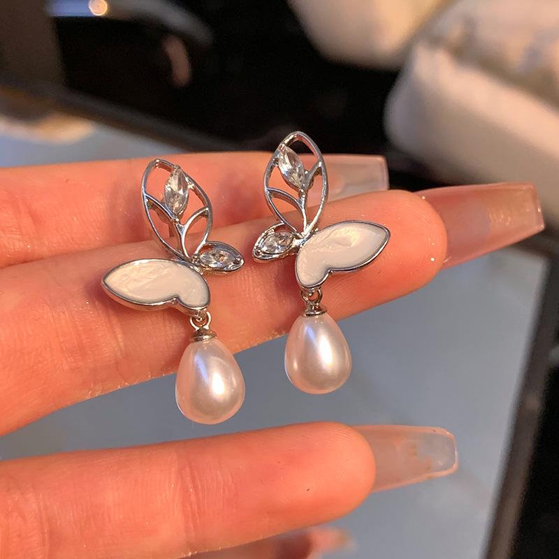 Hollow Out Butterfly Pearl Ear Stud Earrings