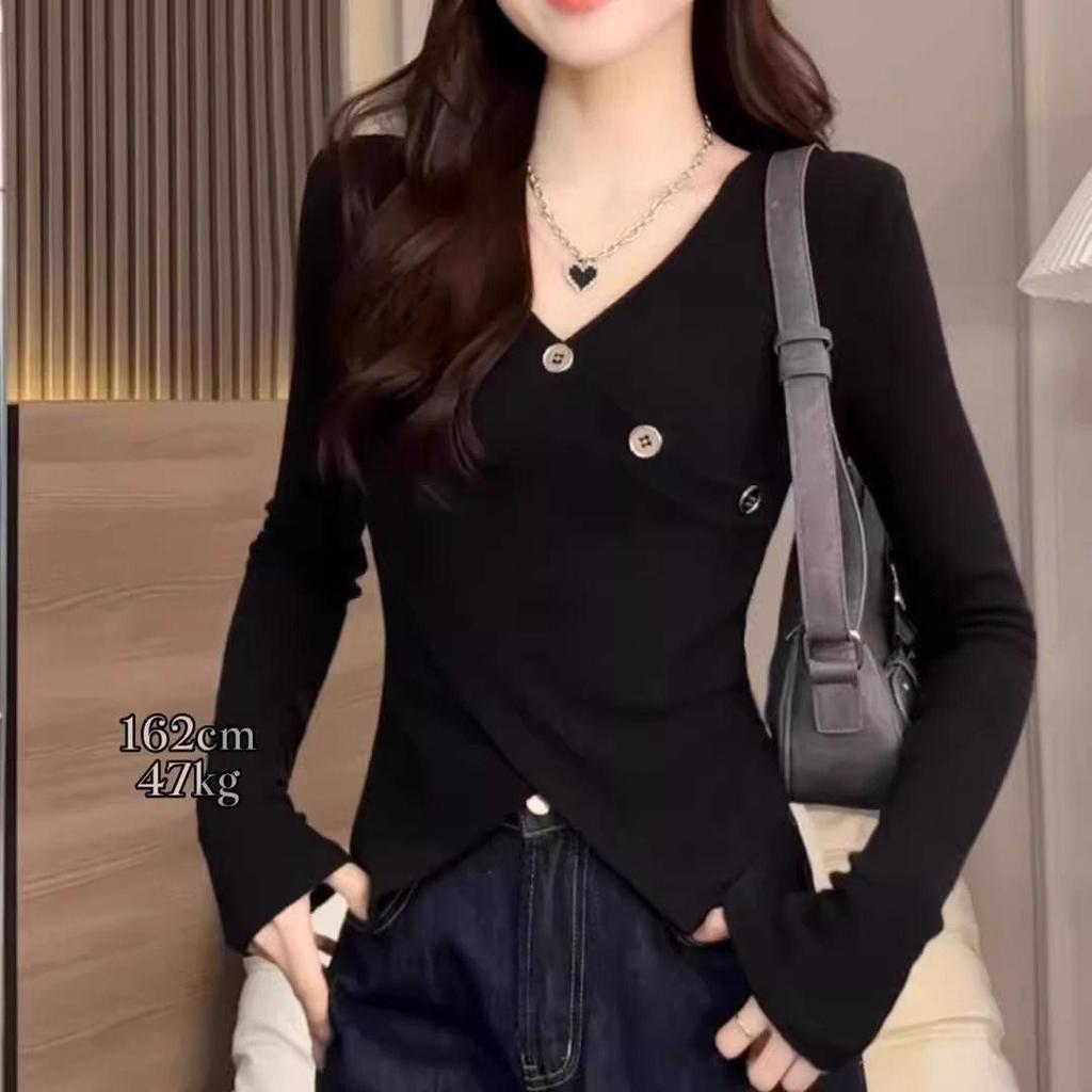 Plus Size V-Neck Slit Base Layer Top: Slimming, Flattering, and Fashionable Women's Autumn/Winter Inner Wear
