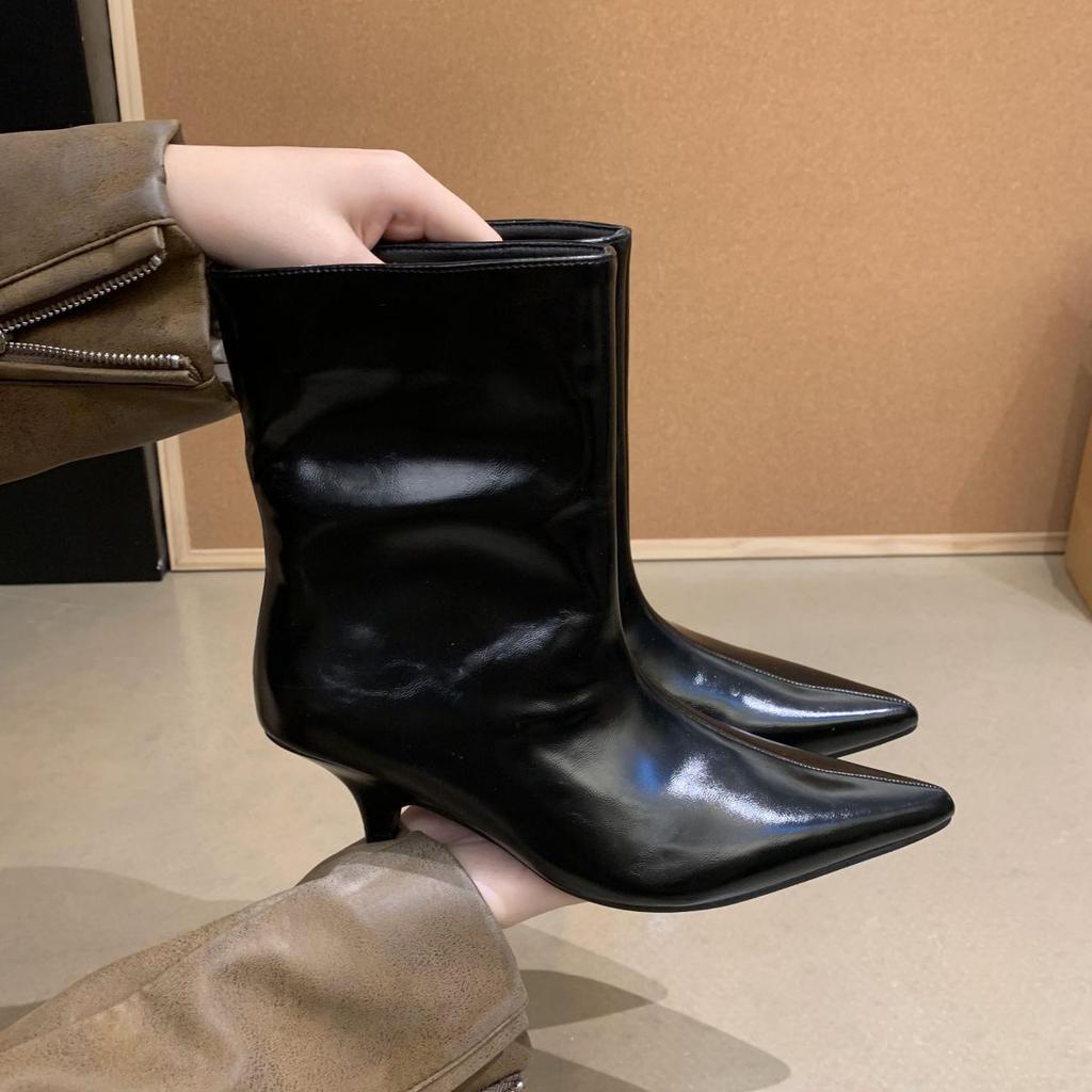 Atmosphere autumn! Plain face versatile sleeve short boots women's 2025 new foreign style versatile wide tube stiletto knight boots