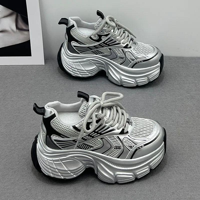 Stříbrné vrstvené dámské boty zvyšující vnitřní výšku, nové podzimní platformové muffin sportovní a volnočasové dad shoes
