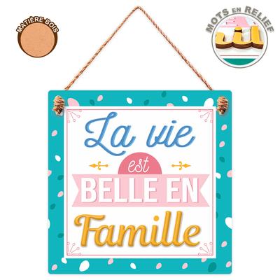 [R3916] - Ahşap plaka 'Ailede hayat güzeldir' şeklinde - 18x18 cm