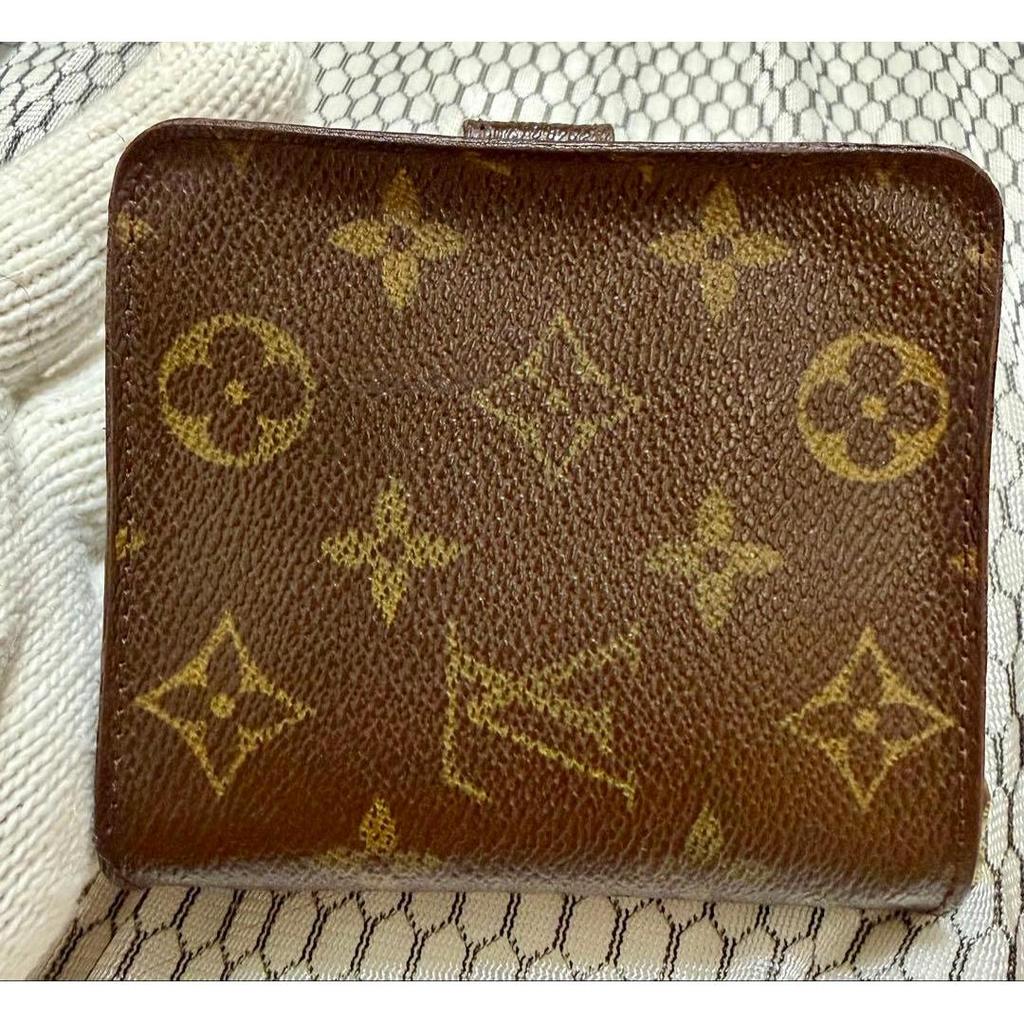 Used LOUIS VUITTON Monogram Bifold Wallet 02