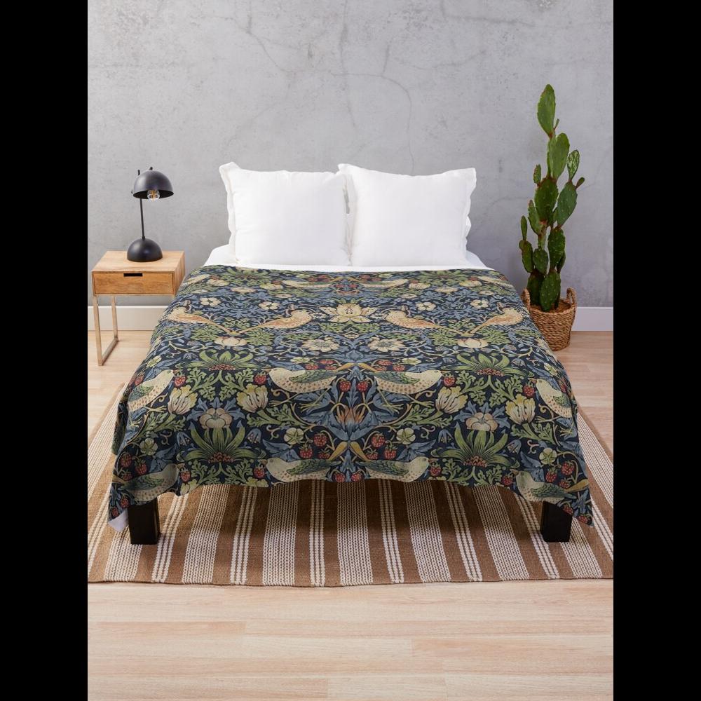 William Morris Strawberry Thief Pattern Throw Blanket Premium Quality Home Textile for Cozy Living Room Decor 75X95CM
