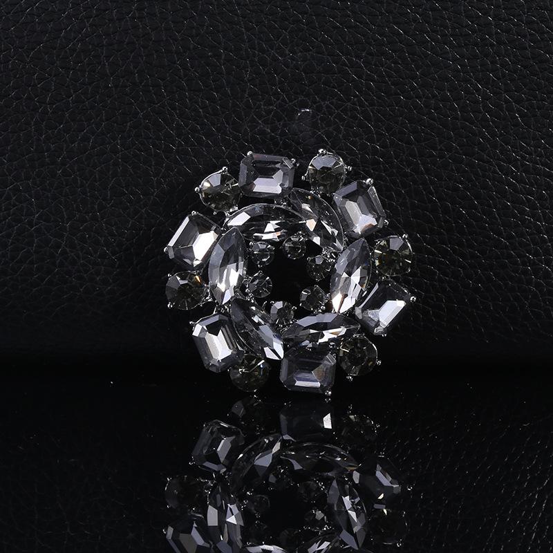 SKEDS Luxury Women Flower Full Rhinestone Brooch Pin Jewelry Vintage Exquisite Corsage Banquet Trendy Badges Jewelry For Lady