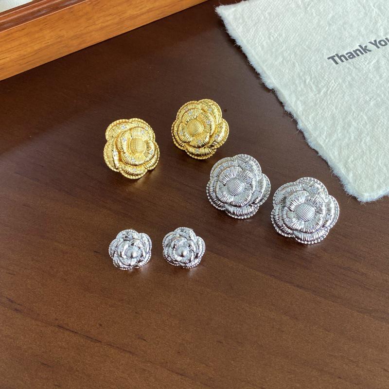 925 Silver Camellia Earrings: French Retro Style, Light Luxury Fashion, High-End Niche Design