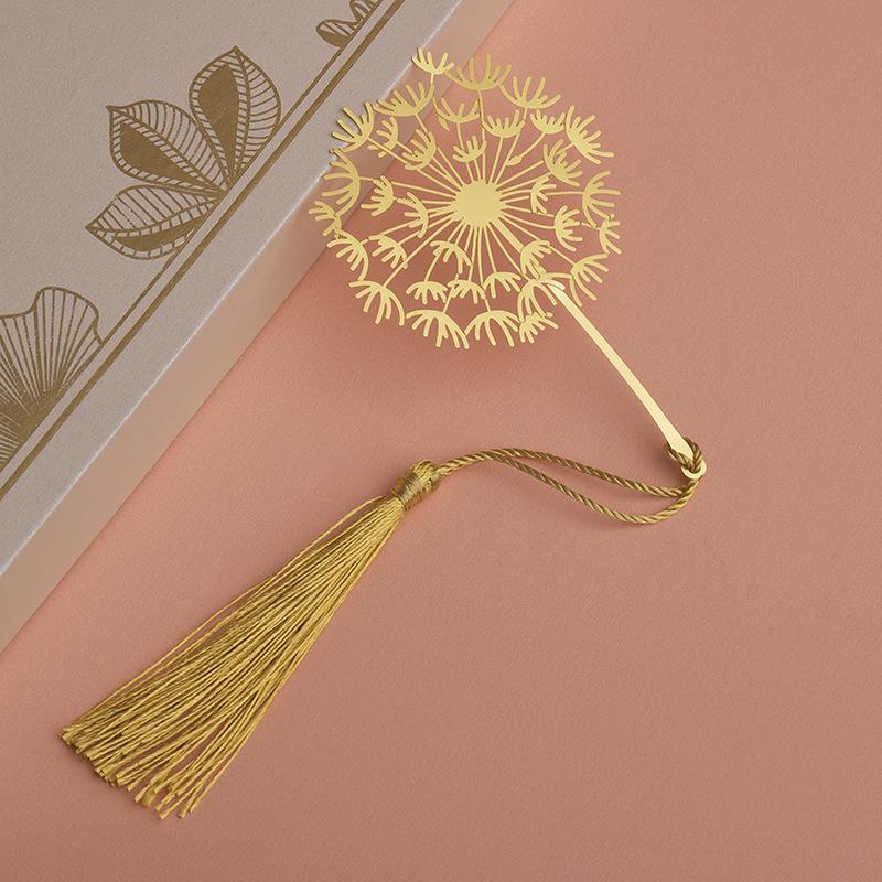 Four Seasons Leaves: Trendy Cultural Metal Bookmarks - Perfect for Festivals and Business Gifts.
