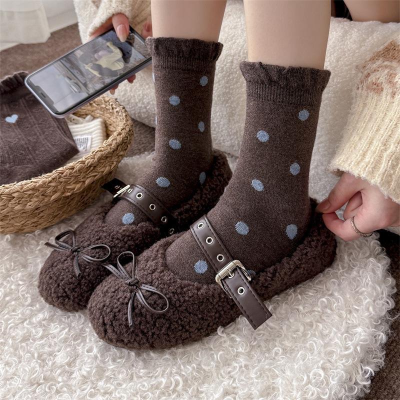 Coffee-colored Wool Socks for Women, Mid-calf Socks for Autumn and Winter, Thickened Cashmere Warm, Retro Heart-shaped Striped Long Socks