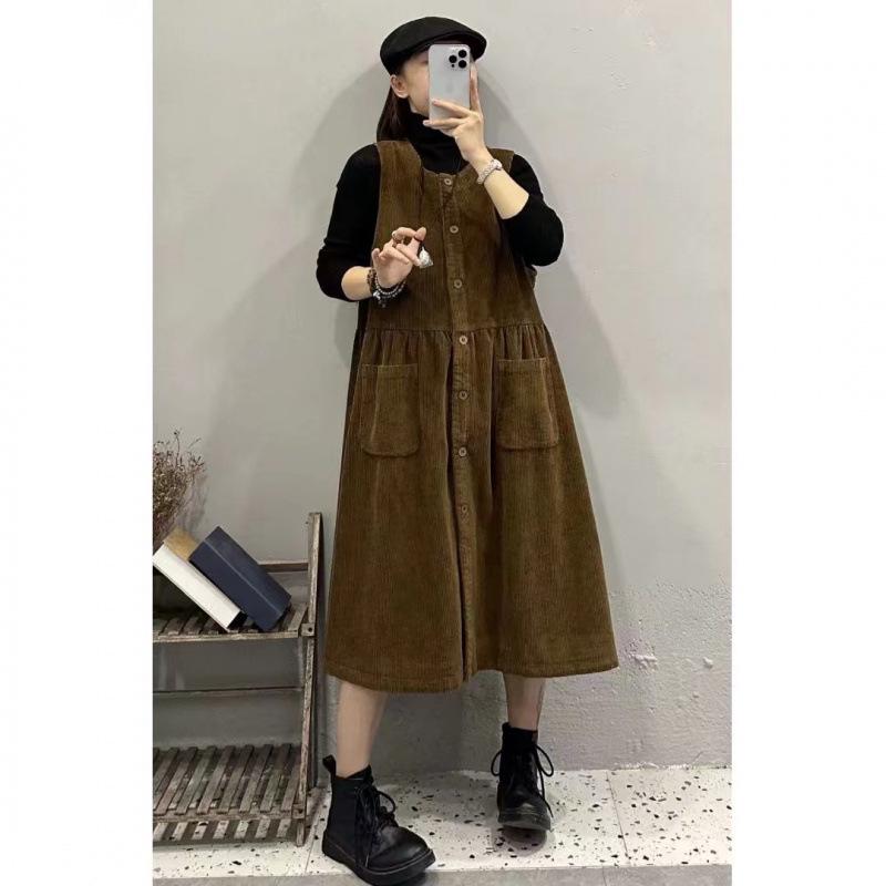 Vestido de pana estilo chaleco retro otoño/invierno 2024: falda holgada, antiedad y versátil para mujer