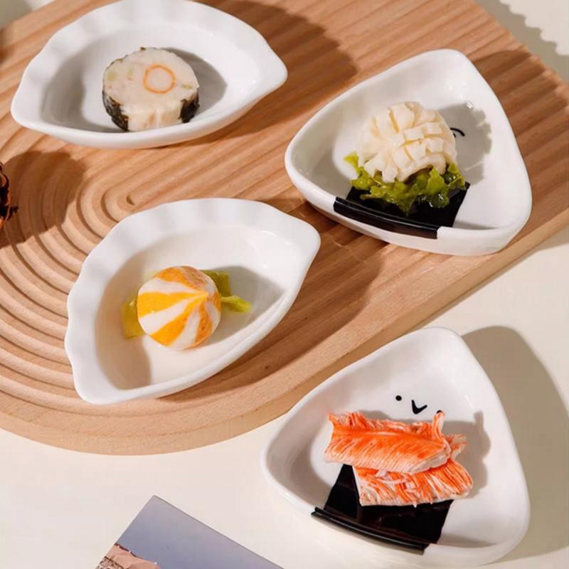 Liebliche Sesam-Punkte Keramikscheibe Dreieck Reisbällchen Geschmack Schale Schlichtheit Haushalt Kreativ Hot Pot Dippschale Essigschale