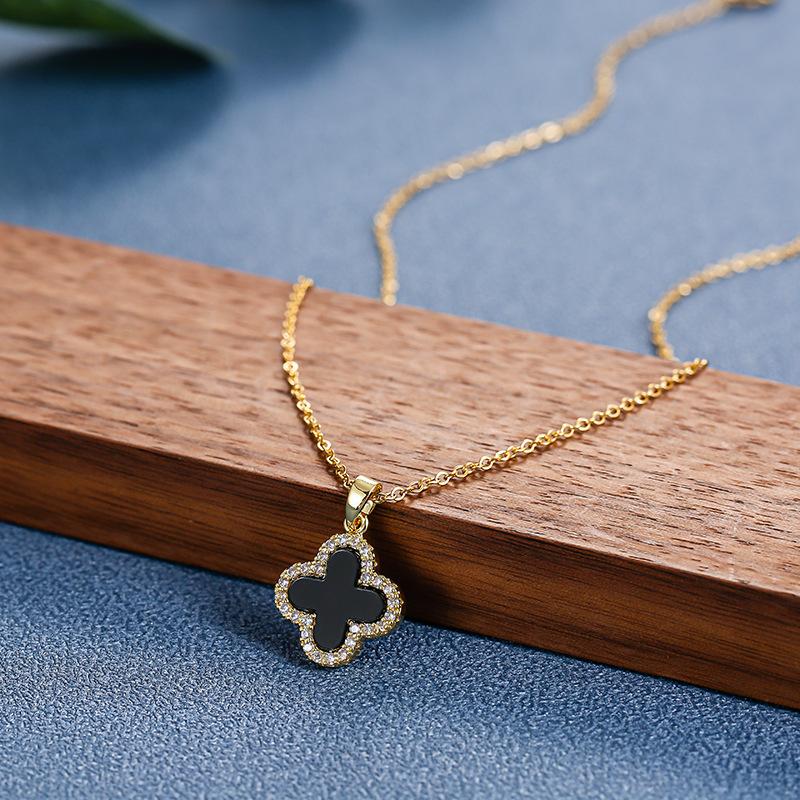 Titanium Steel Necklace Women's 18k Rose Gold Diamond Four-leaf Clover Pendant Niche Light Luxury Black Shell Clavicle Chain Temperament Neck Chain