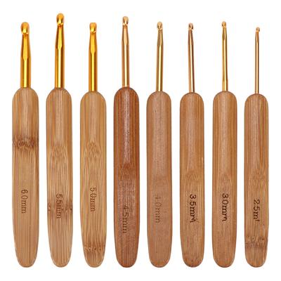 8Pcs Crochet Hooks Ergonomic Bamboo Handle Different Sizes Knitting Needles Set for Beginners